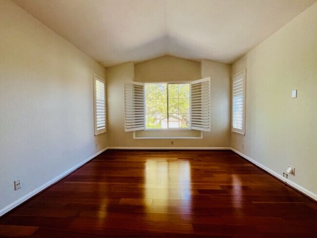 Building Photo - Move-in Ready 3BD/2.5BA, Two-Story Home in Stony Brook in Downtown Danville
