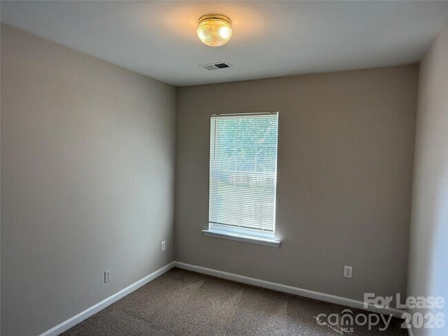 Building Photo - 2152 Whispering Way