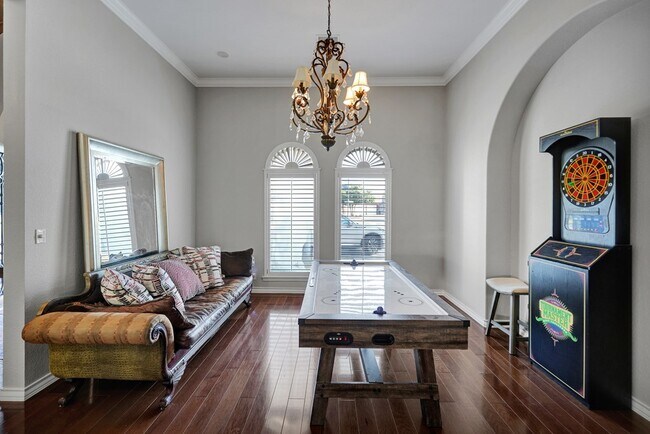 Building Photo - 5 Muirfield Dr