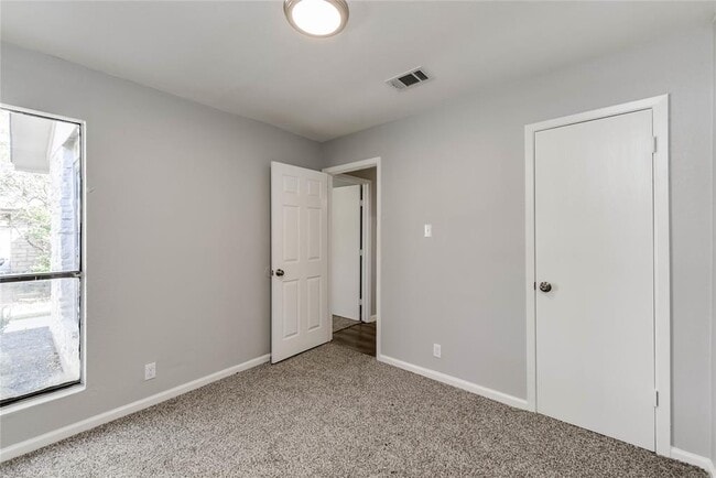 Building Photo - 913 Chisholm Cove