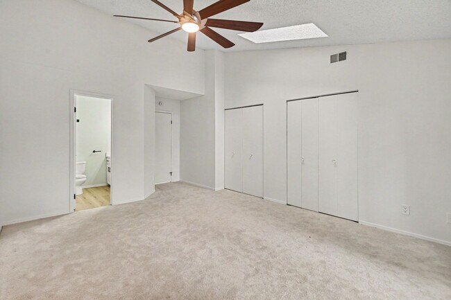 Building Photo - Spacious 2 Bed 2.5 Bath with a finished basement in the heart of Bear Creek