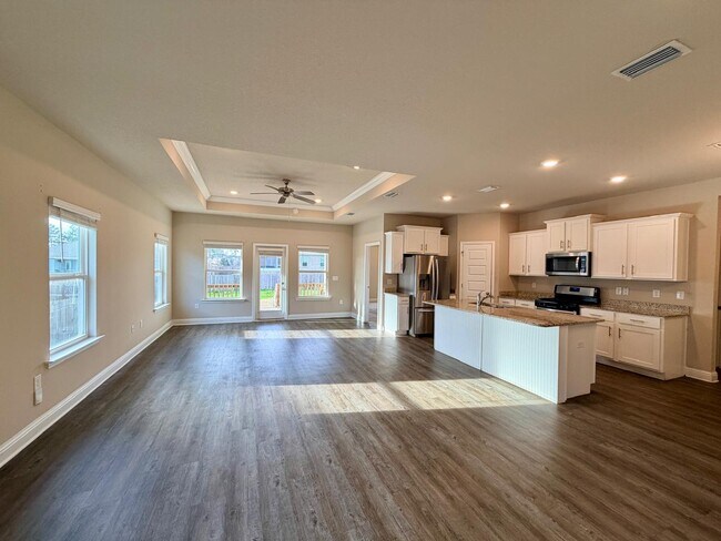 Building Photo - 31247 Palladian Wy