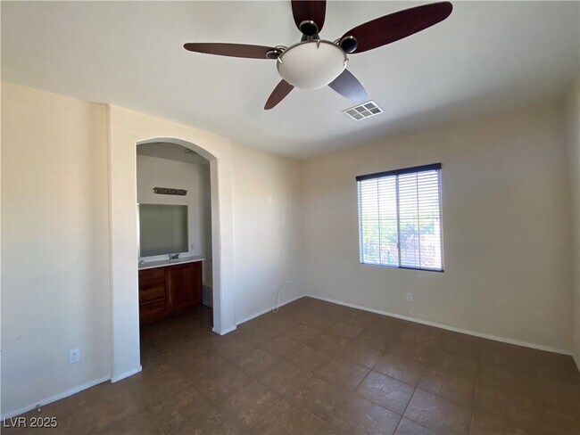 Building Photo - 11294 Star Lily St