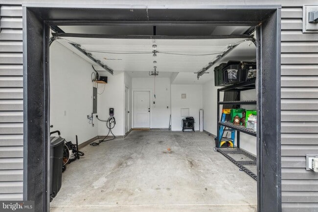 Building Photo - 2835 Edgemont St