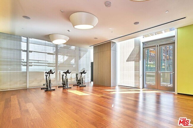 Building Photo - 889 Francisco St