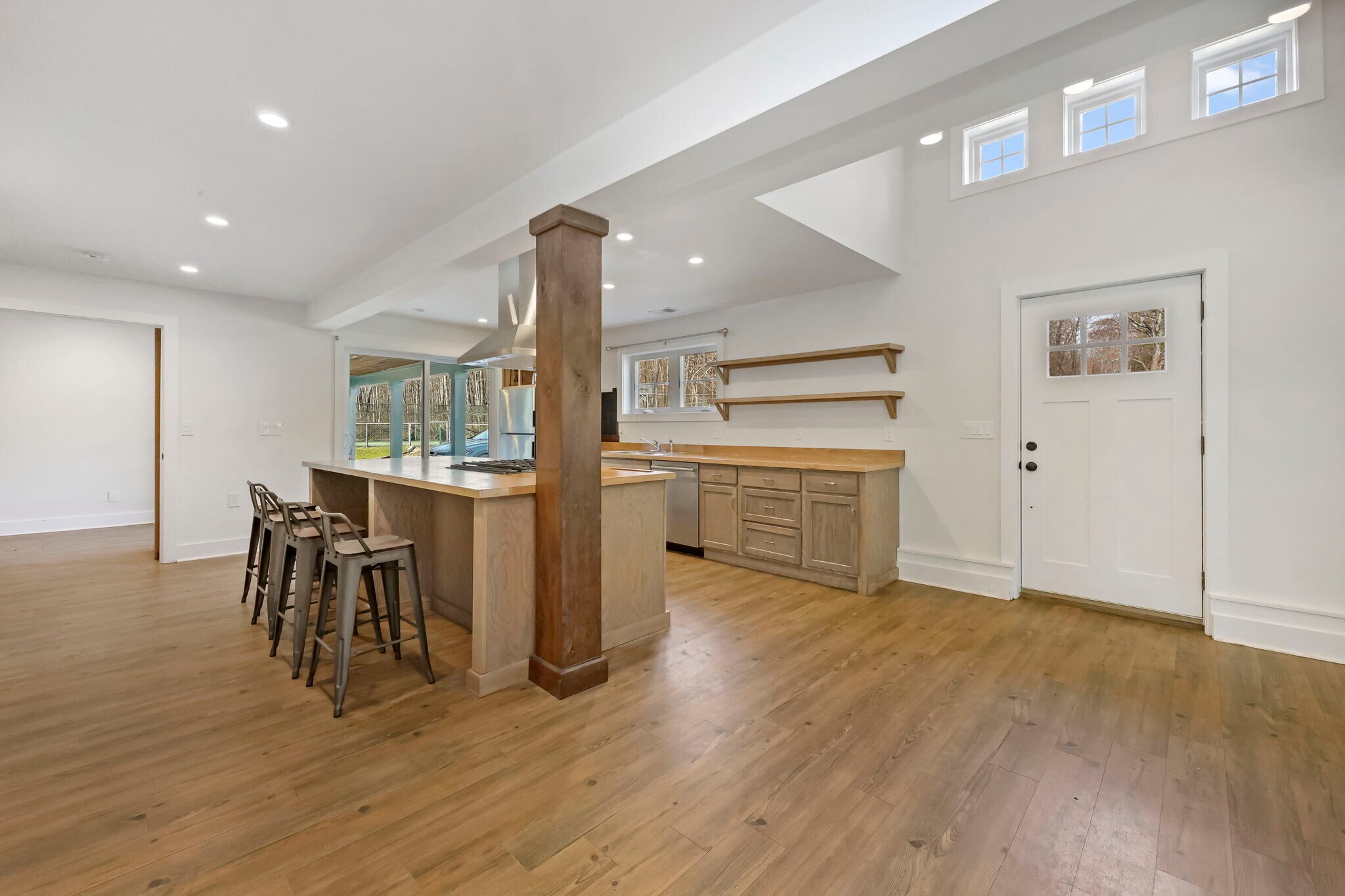 Building Photo - 39 Hunting Ridge Rd