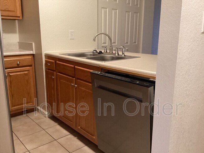 Building Photo - 11 Rathfarnham Rd