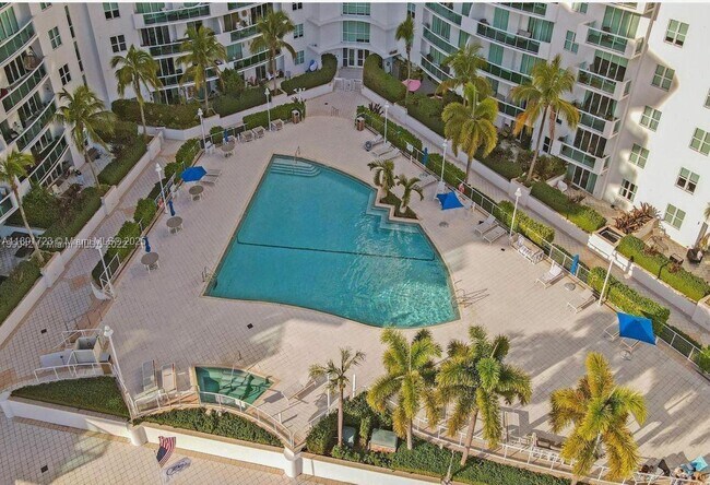 Building Photo - 7900 Harbor Island Dr