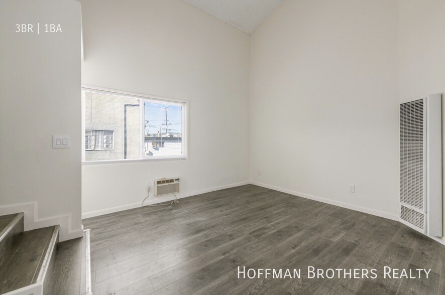 Building Photo - 6043 Eleanor Ave