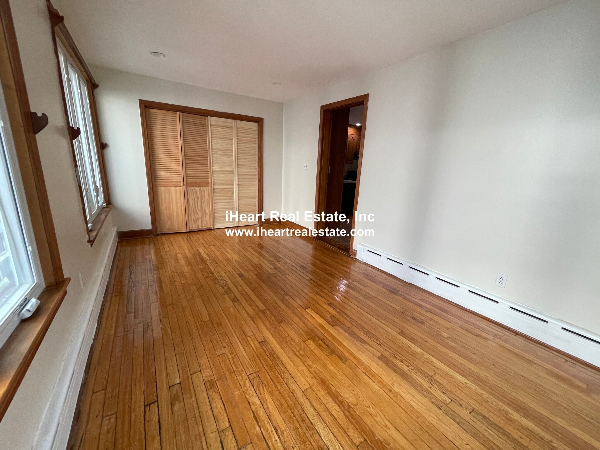 Building Photo - 338 K St