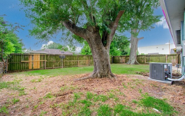 Building Photo - 6510 Cherrydale Dr