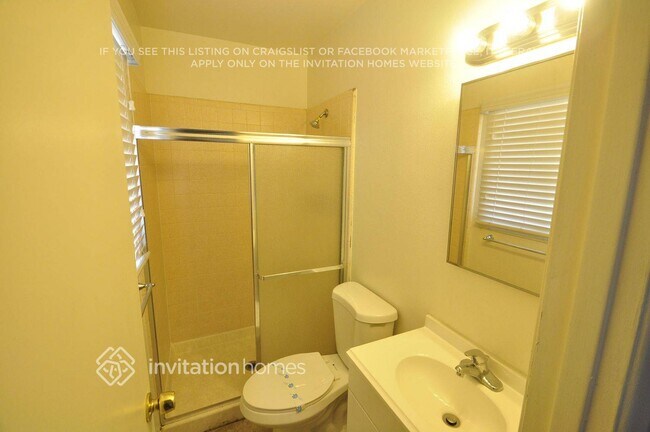 Building Photo - 2219 W Cholla St