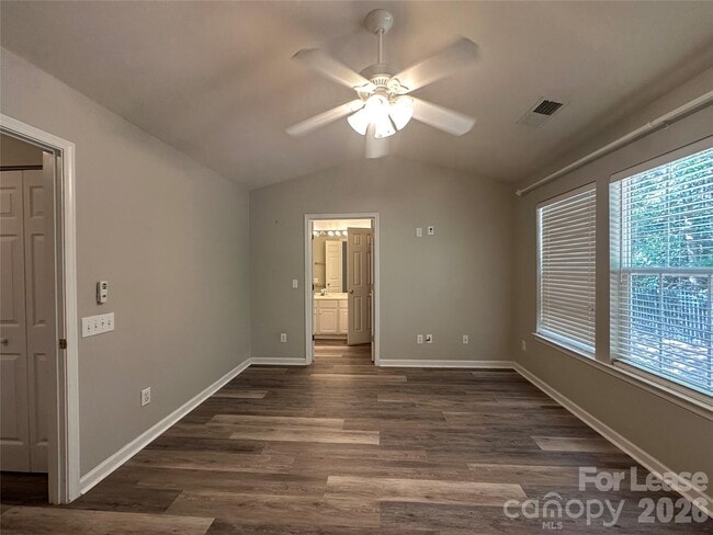 Building Photo - 6626 Rothchild Dr