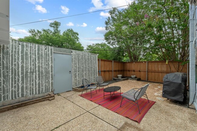 Building Photo - 6109 Bullard Dr