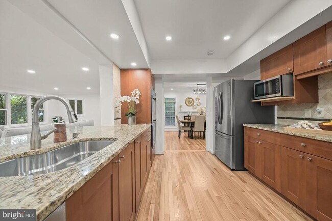 Building Photo - 10600 Vantage Ct