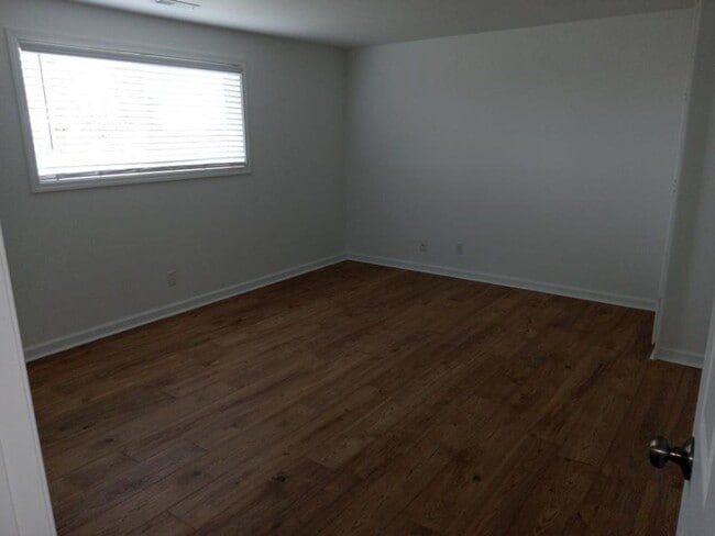 Building Photo - Amazing Private home with views 4-bedroom 2 bath, 2 car garage