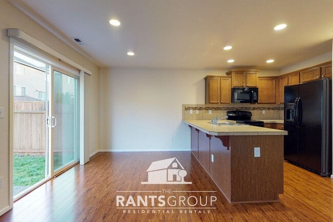 Building Photo - Beat the Heat in this Fantastic Home in Tu...