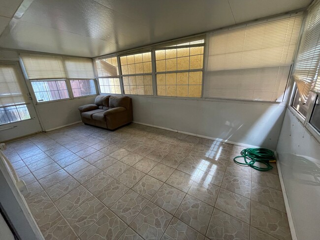 Building Photo - 1 Bed/1 Bath Villa in Indian Ridge AVAILAB...