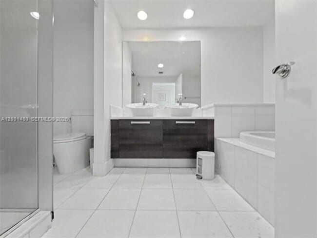 Building Photo - 2950 NE 188th St