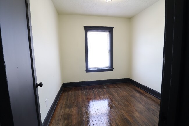 Building Photo - 673 Delaware St