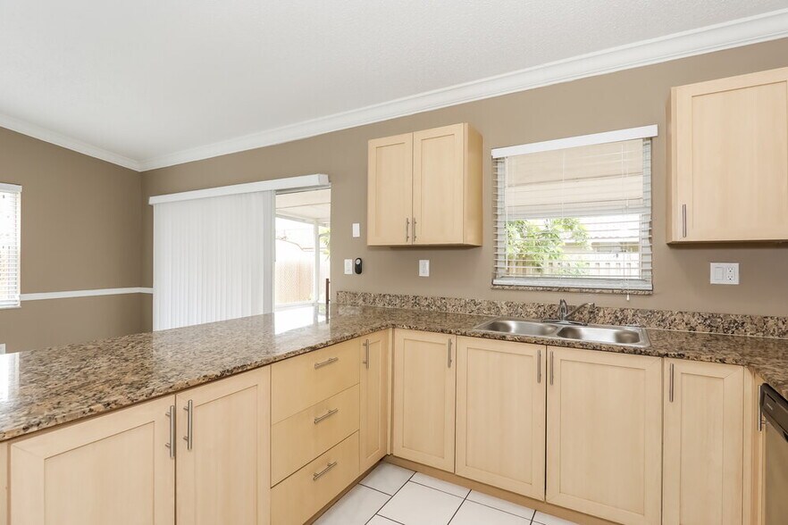 Building Photo - 16580 SW 145th Ct