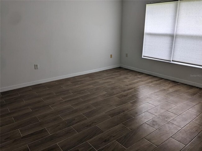 Building Photo - 619 Yak Ct