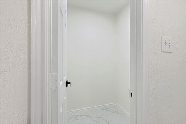 Building Photo - 6814 Loch Langham Dr