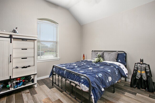 Building Photo - 3037 Broadhaven Dr