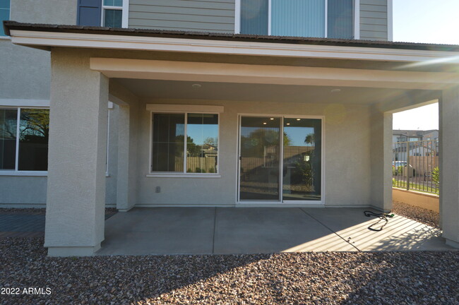 Building Photo - 1326 W Coyote Dr