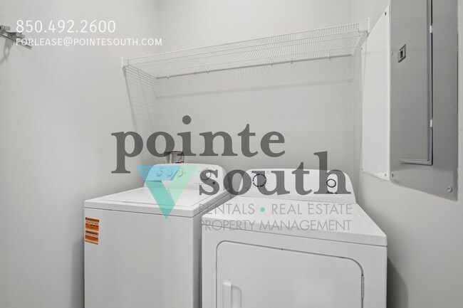 Building Photo - 26 E Pine Lands Lp