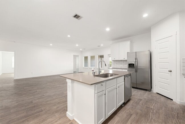 Building Photo - 6931 Dell Vista Drive