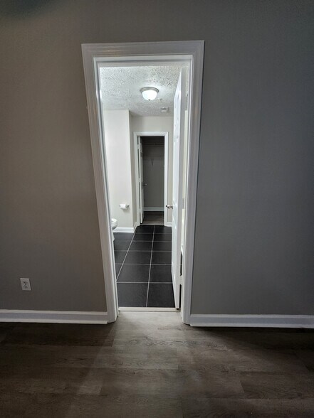 Building Photo - 330 Bubble Creek Ct