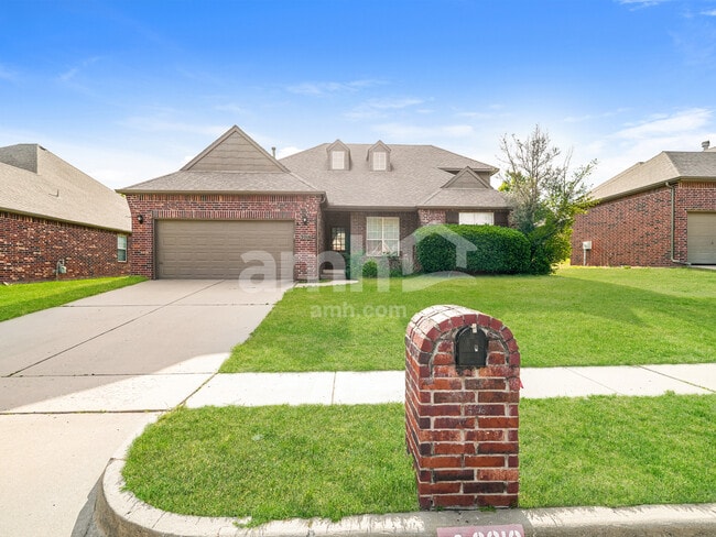 Building Photo - 3016 N Ironwood Ave