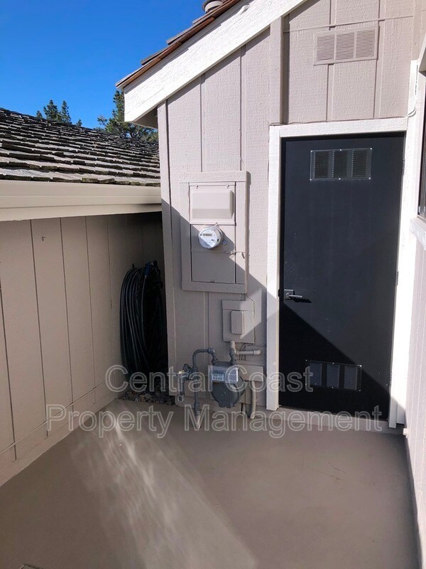 Building Photo - 3850 Rio Rd