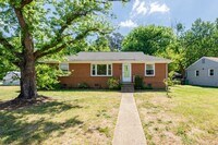 Building Photo - Beautiful 2 Bedroom Corner Lot Property Near Forest Hill Ave ***Available May 2026***