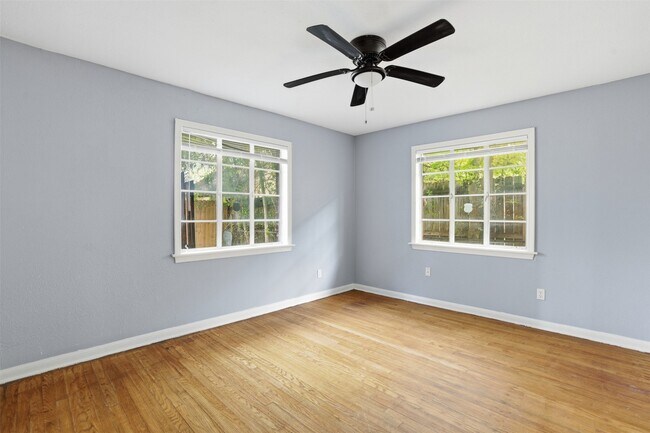 Building Photo - 3917 Anita St