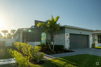 Building Photo - 10724 SW Gloriana St