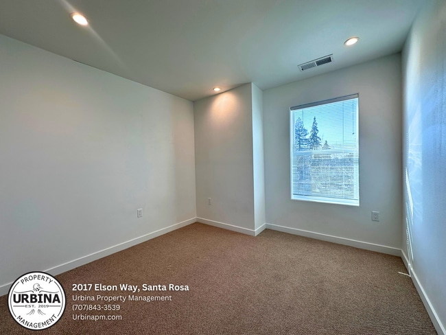 Building Photo - Modern Santa Rosa Home Featuring Open Living and Private Yard