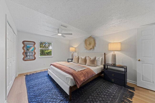 Building Photo - 169 Pompano St