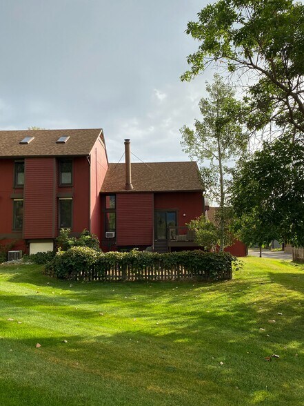 Building Photo - 3522 Smuggler Way