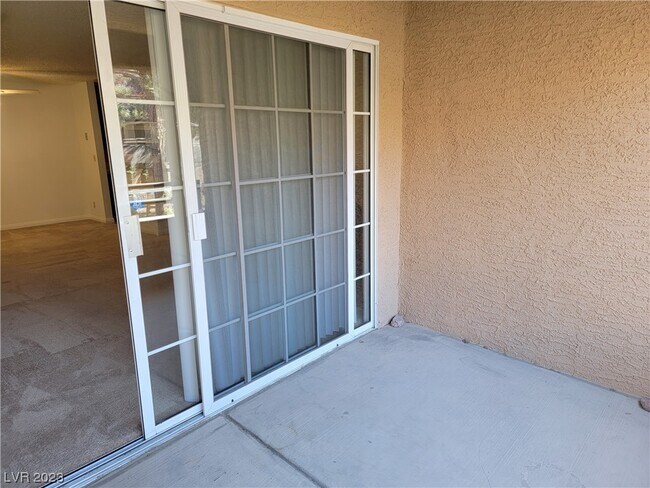 Building Photo - 2200 S Fort Apache Rd