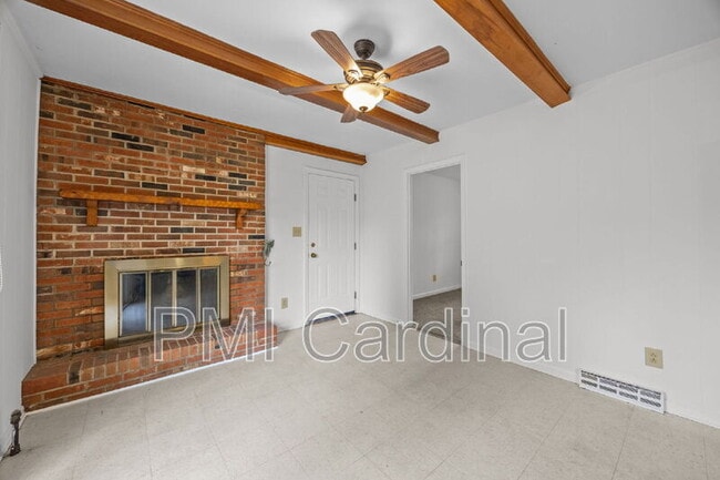 Building Photo - 2616 Redbud Dr