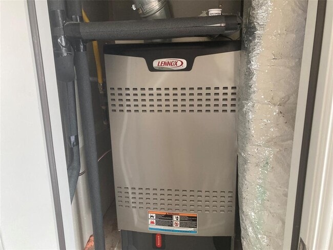 Building Photo - 7216 Vail Ridge St