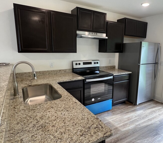 Building Photo - 19 Jacksons Ln