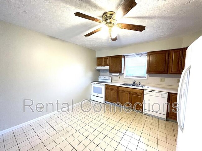 Building Photo - 703 Joseph Ln