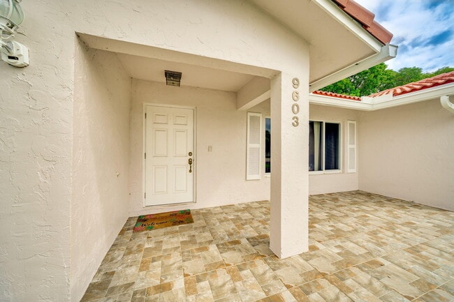 Building Photo - 9603 NW 67th Ct