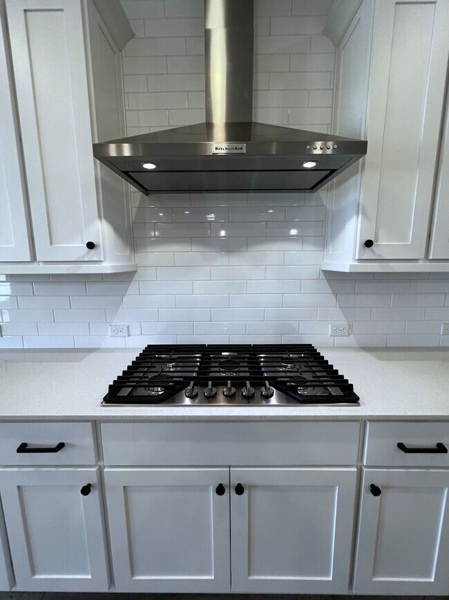 Building Photo - 106 Middle Crk Rd