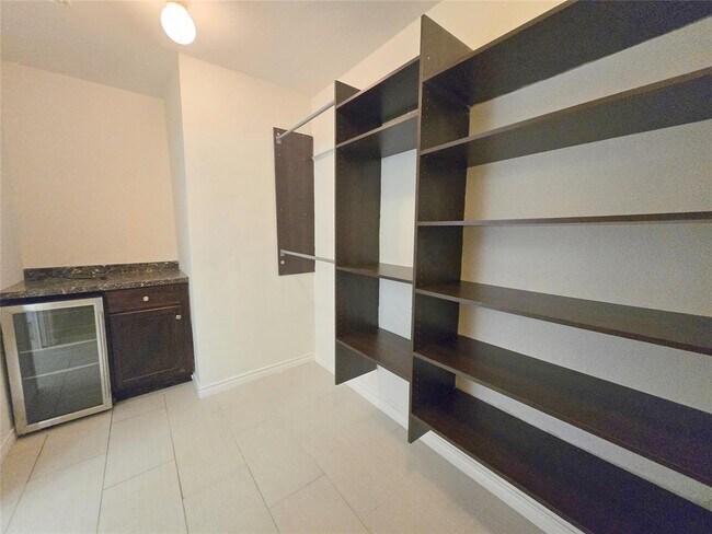 Building Photo - 6415 Taimer Ct