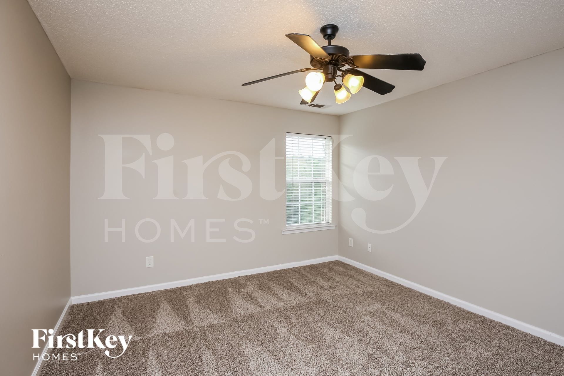 Building Photo - 148 Red Hawk Dr