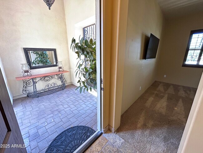 Building Photo - 5415 E Hallihan Dr